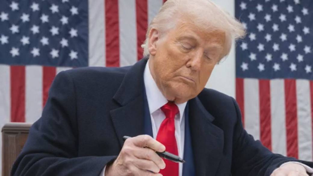 Click to play video: 'U.S. appeals court spares Trump’s tariffs — for now'