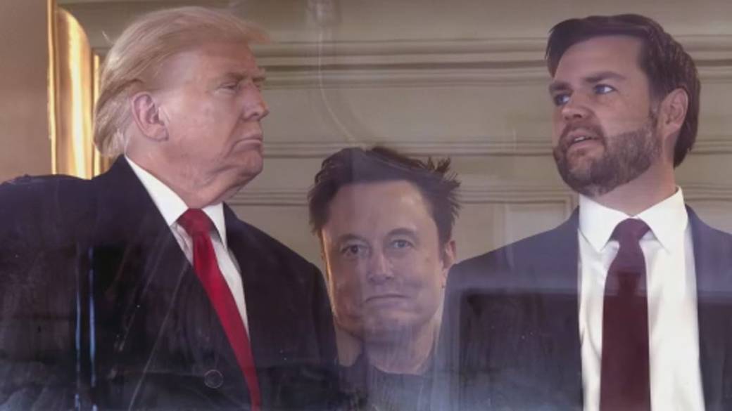 Click to play video: 'Musk says Trump ‘is in the Epstein files’ amid escalating feud'