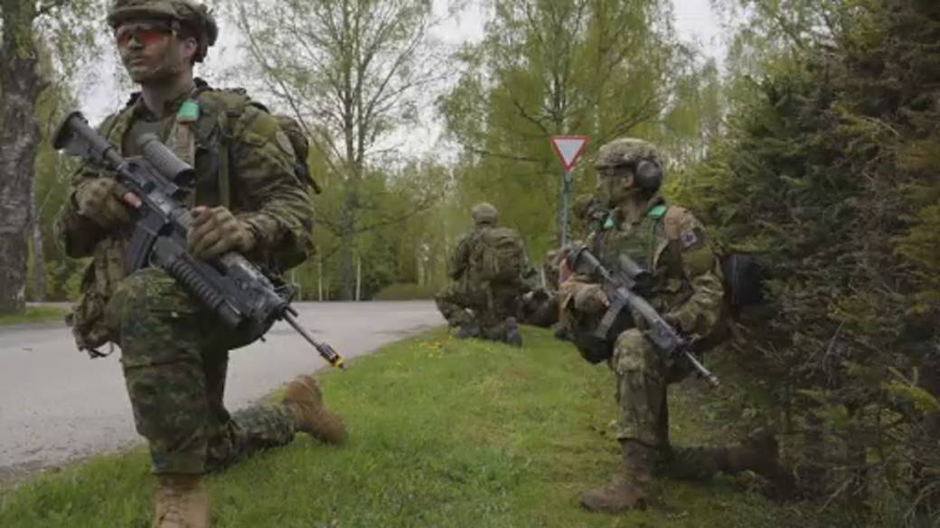 Click to play video: 'How will Canada meet its defence spending targets?'