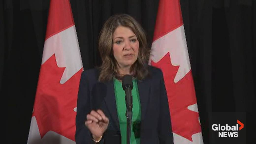 Click to play video: 'Alberta’s demand for pipelines not ‘ideological,’ Smith says'