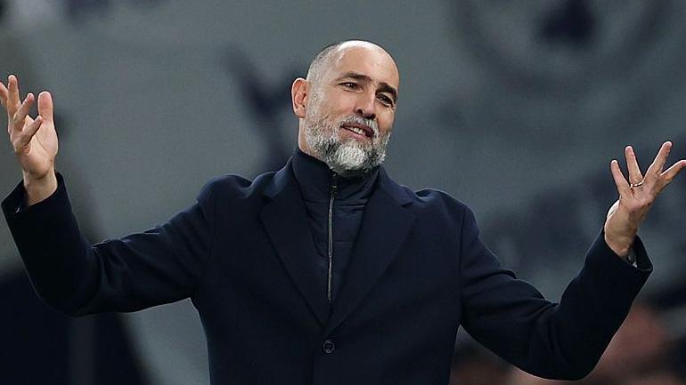 Igor Tudor shrugging