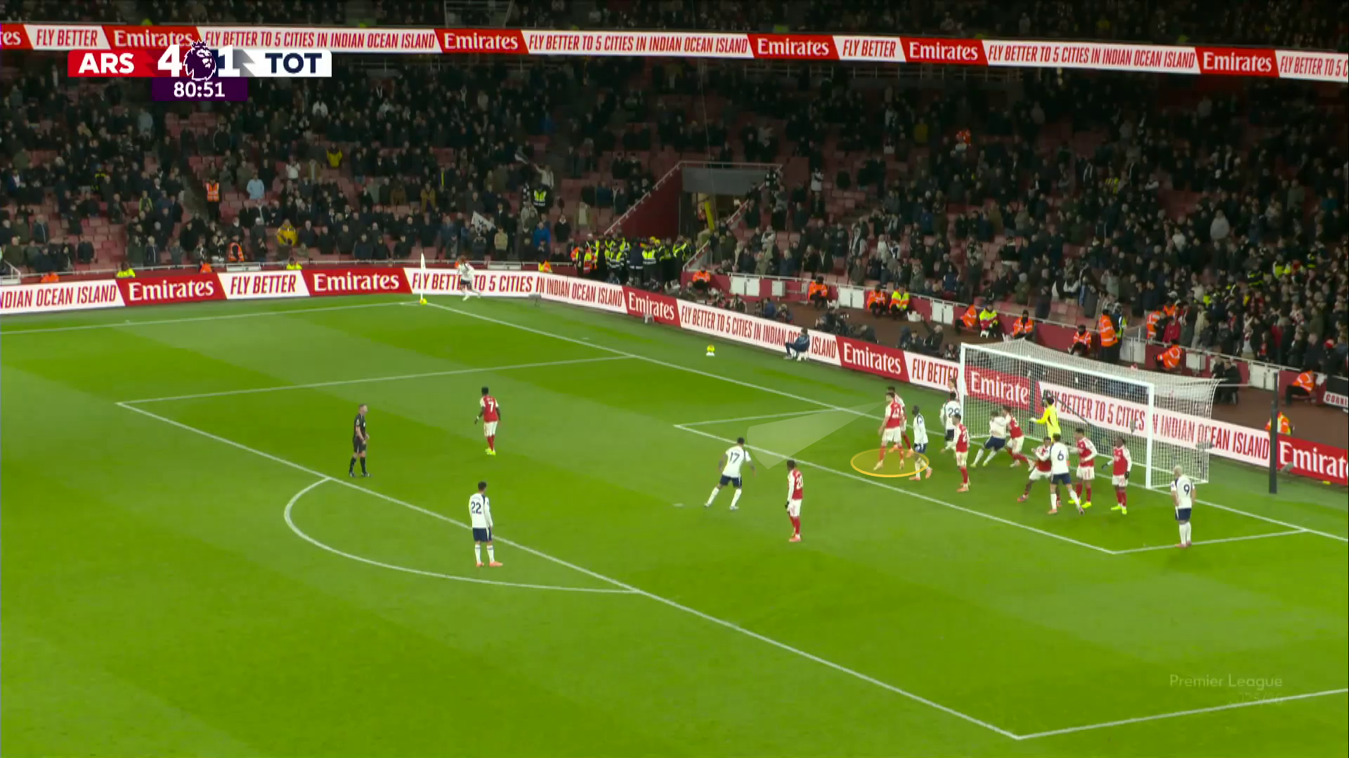 Screengrab showing Declan Rice's scanning and zonal defence from a corner against Spurs.