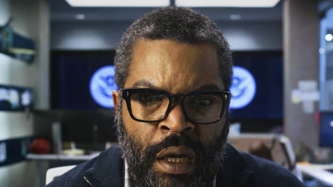 A screenshot from the all-out winner of the 46th annual Razzie Awards, War of the Worlds, starring Ice Cube.